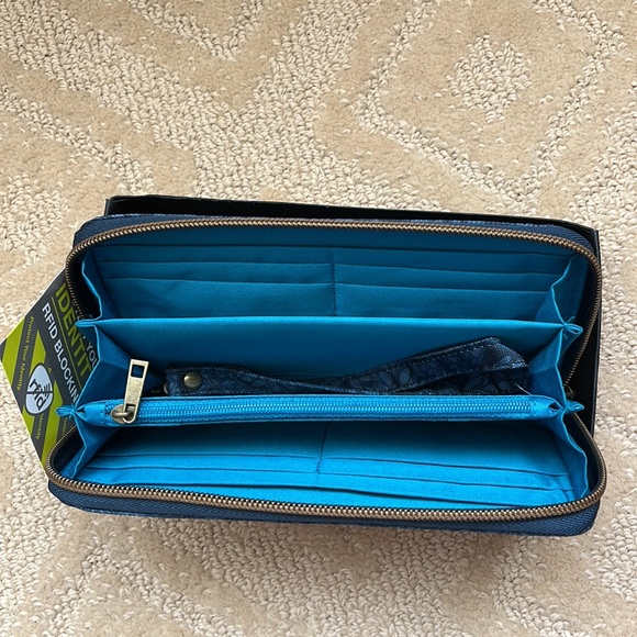 Floral blue wallet - Picture 2 of 2